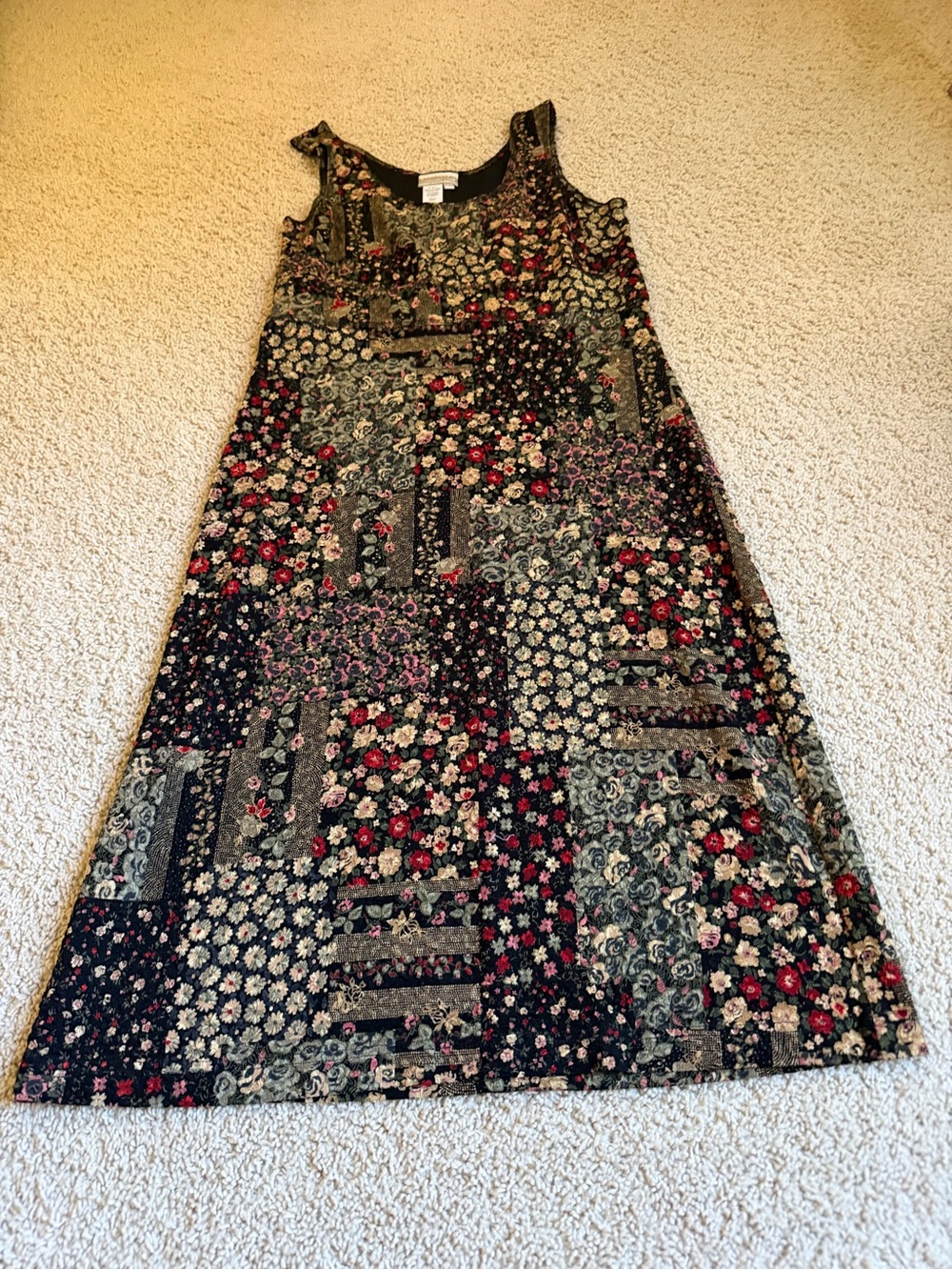 Sleeveless Patchwork Floral Maxi Dress in Black and Red